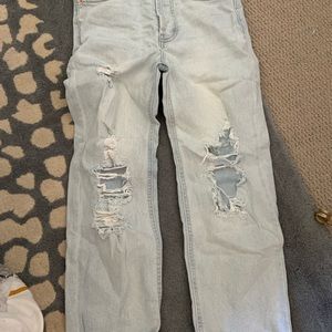 light watch blue mom jeans